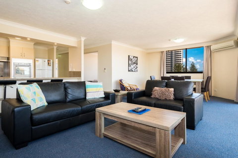 Breakers North Absolute Beachfront Apartments - Official - Accommodation Gladstone 15