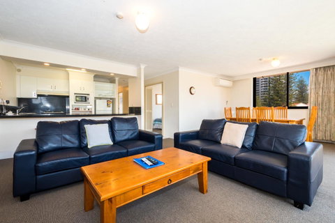 Breakers North Absolute Beachfront Apartments - Official - Accommodation Gladstone 20