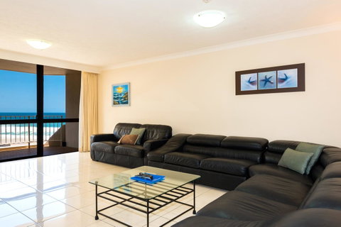Breakers North Absolute Beachfront Apartments - Official - Accommodation Gladstone 9
