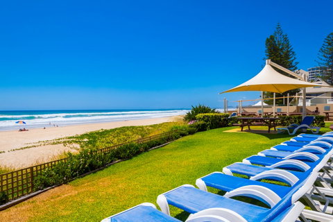 Breakers North Absolute Beachfront Apartments - Official - Accommodation Gladstone 2
