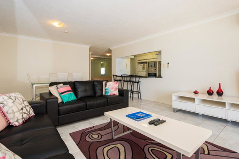 Breakers North Absolute Beachfront Apartments - Official - Accommodation Gladstone 39