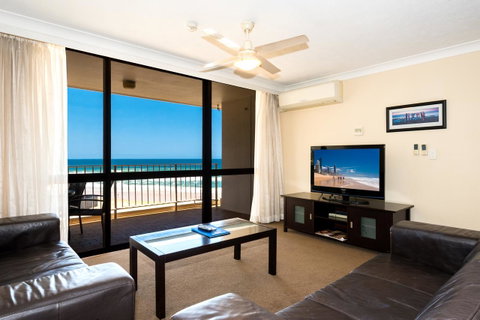 Breakers North Absolute Beachfront Apartments - Official - Accommodation Gladstone 7