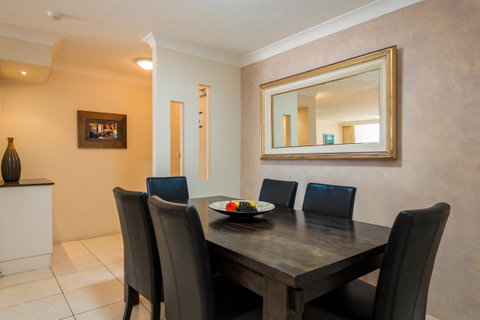 Breakers North Absolute Beachfront Apartments - Official - Accommodation Gladstone 37