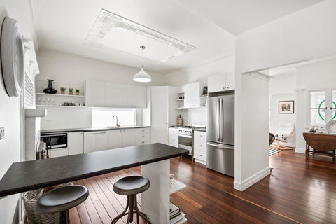 The Lighthouse - Accommodation Gladstone 11