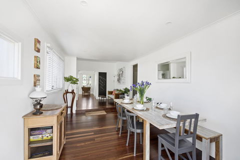 The Lighthouse - Accommodation Gladstone 10