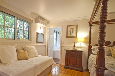 Curtis Falls Cottage - Accommodation Gladstone 20