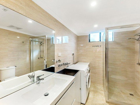 Enderley Gardens Resort - Accommodation Gladstone 8