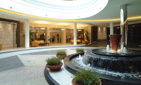 Chevron Renaissance - HR Surfers Paradise - Accommodation Gladstone 21
