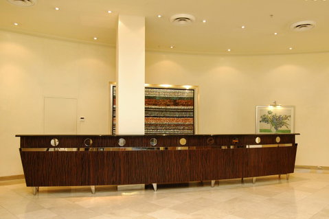 Chevron Renaissance - HR Surfers Paradise - Accommodation Gladstone 23