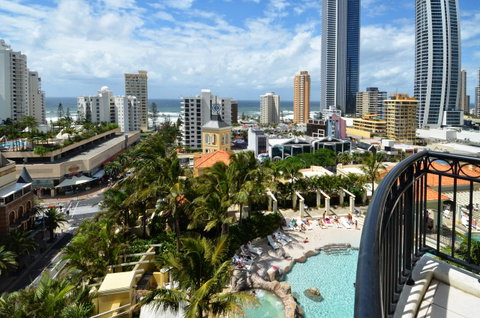 Chevron Renaissance - HR Surfers Paradise - Accommodation Gladstone 30