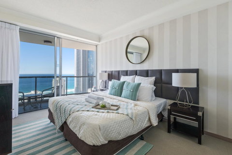 Chevron Renaissance - HR Surfers Paradise - Accommodation Gladstone 2