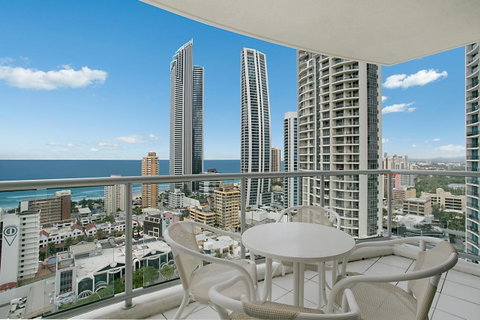Chevron Renaissance - HR Surfers Paradise - Accommodation Gladstone 8