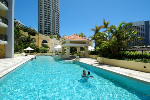 Chevron Renaissance - HR Surfers Paradise - Accommodation Gladstone 11