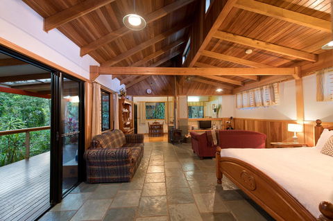Sharlynn By The River - Accommodation Gladstone 24