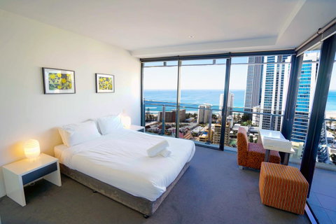 Circle On Cavill Surfers Paradise Apartments-Holiday Paradise - Accommodation Gladstone 9