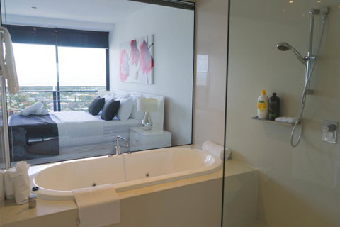 Circle On Cavill Surfers Paradise Apartments-Holiday Paradise - Accommodation Gladstone 4
