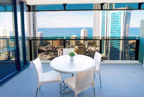Circle On Cavill Surfers Paradise Apartments-Holiday Paradise - Accommodation Gladstone 2