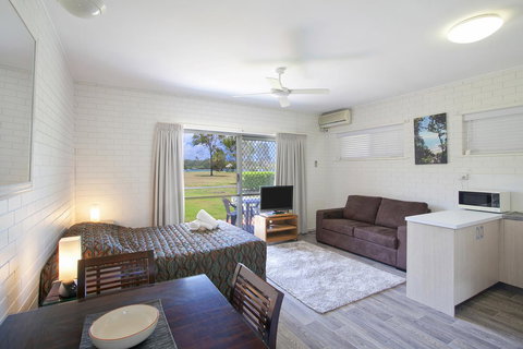 Regency Waterfront Noosa - Accommodation Gladstone 3