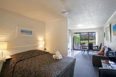 Regency Waterfront Noosa - Accommodation Gladstone 10