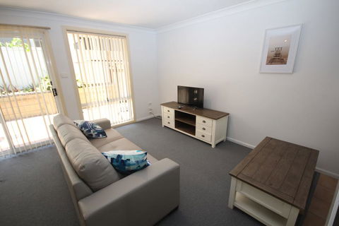 Waters Edge - Accommodation Gladstone 3