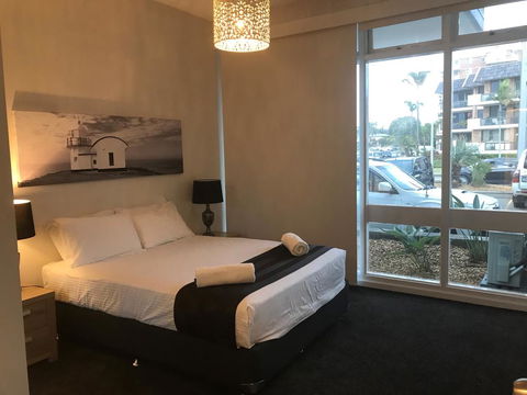 Waters Edge Port Macquarie - Accommodation Gladstone 1