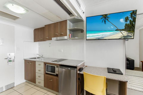 Waters Edge The Strand - Accommodation Gladstone 3