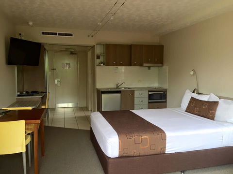 Waters Edge The Strand - Accommodation Gladstone 1