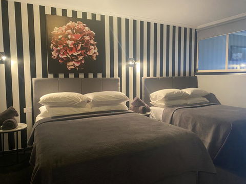 Waterside Holiday Rentals Unit 31 - Accommodation Gladstone 1
