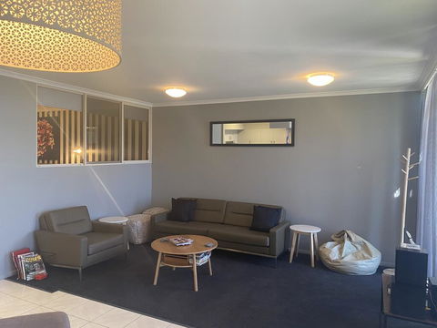 Waterside Holiday Rentals Unit 31 - Accommodation Gladstone 3
