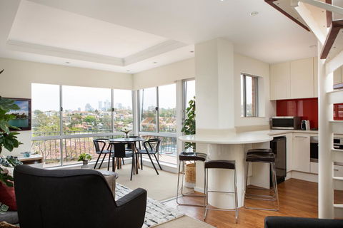 Waterside Mosman Bay Apartment W Stunning Views - Accommodation Gladstone 2