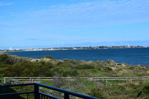 Watersun Beach House - Accommodation Gladstone 1