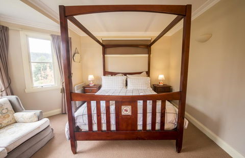 Wattle Grove Homestead Bed & Breakfast - Accommodation Gladstone 1
