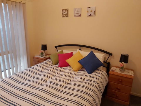 Wattle Hill Cottage - Accommodation Gladstone 1