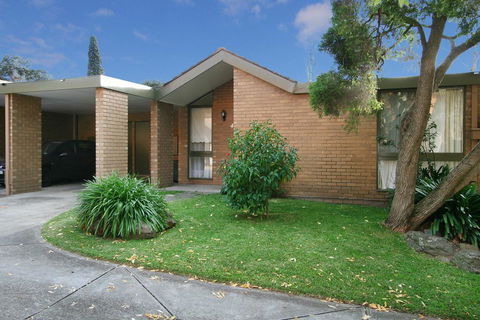 Wattle Holiday Rental - Accommodation Gladstone 0