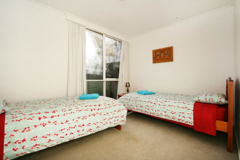 Wattle Holiday Rental - Accommodation Gladstone 3