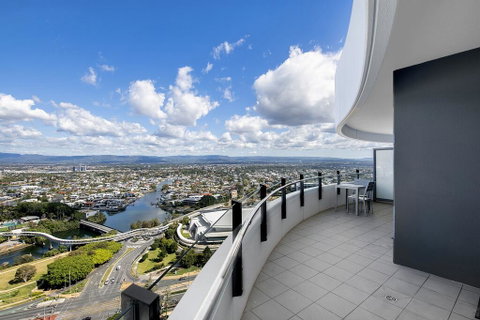 Wave Apartments Broadbeach - Accommodation Gladstone 2