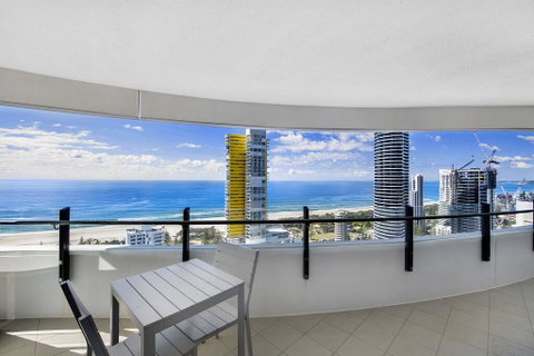 Wave Apartments Broadbeach - Accommodation Gladstone 3