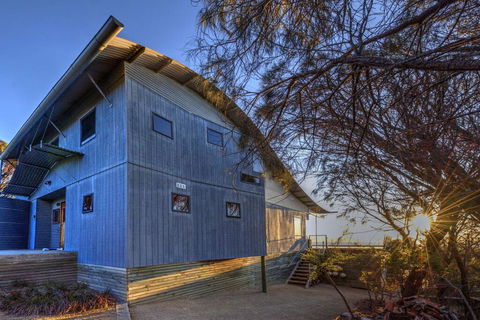 Waves - Accommodation Gladstone 3