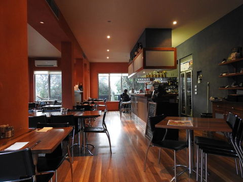 Waves Luxury Suites - Accommodation Gladstone 1