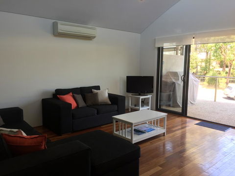 Waves On Fearn - Accommodation Gladstone 1