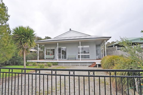 WELCOME BREAK - PET FRIENDLY - Accommodation Gladstone 0