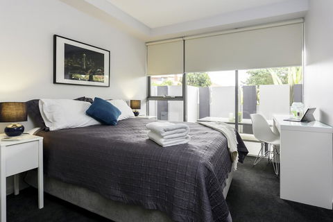Well-Appointed 3 Bedroom, 2 Bath, Parking & Pool - Accommodation Gladstone 0