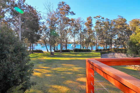 Wemberley Lakehouse - Accommodation Gladstone 3