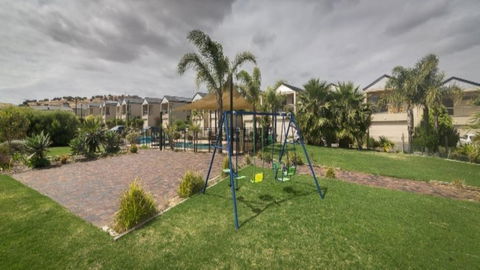 Wenneelys - 26/45 St Andrews Boulevard - Accommodation Gladstone 2