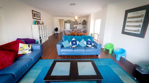 Wenneelys - 26/45 St Andrews Boulevard - Accommodation Gladstone 1