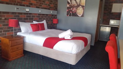 Wentworth Club Motel - Accommodation Gladstone 1
