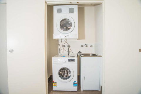 Wentworth Point 2Beds1Study2Bath Brand New APT - Accommodation Gladstone 1