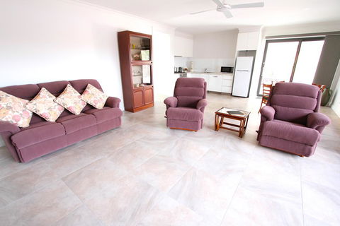 Wentworth Wharf B&B - Accommodation Gladstone 2