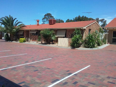 Werribee Park Motor Inn - Accommodation Gladstone 2