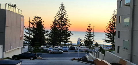 West Beach Lagoon 210 - Amazing Views - Accommodation Gladstone 0